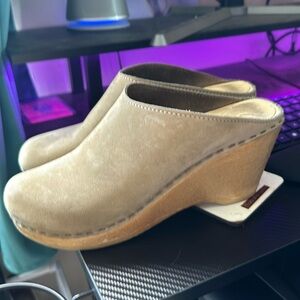 No. 6 New School Wedge Heels